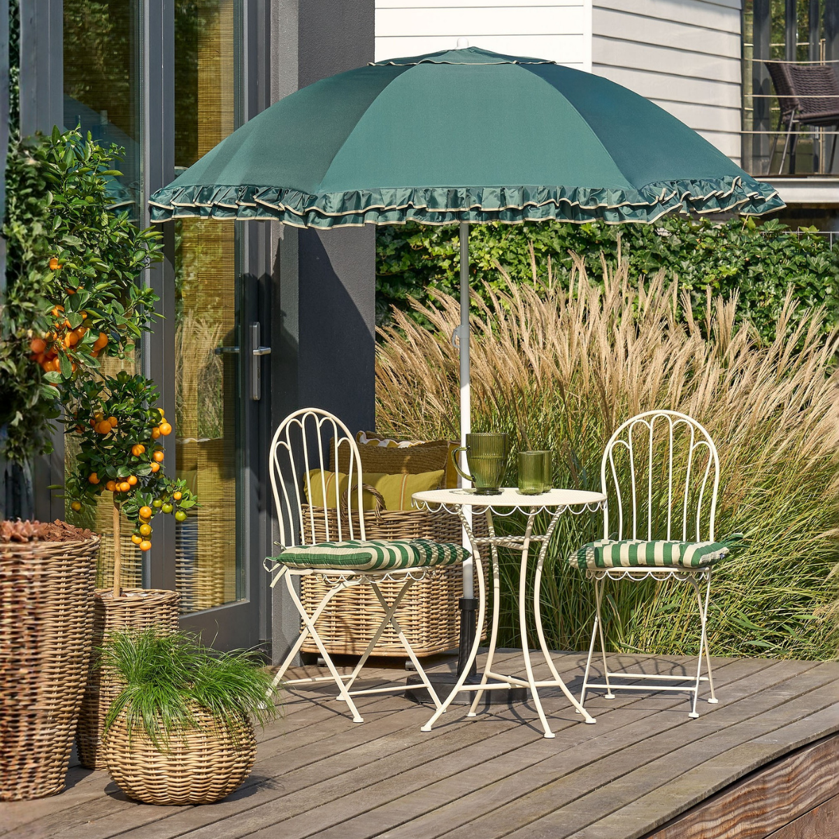 Parasol tuin: stijlvolle schaduwplek creëren