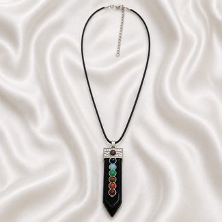 PuurSpirits Ketting Onyx Hanger met 7 Chakra in Cadeaudoos