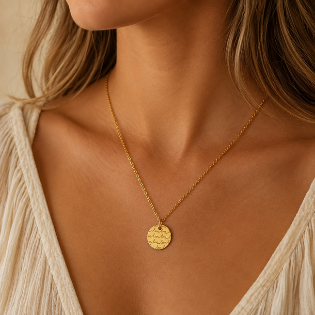 Ketting Goudkleurig met Love Gravure Bedel