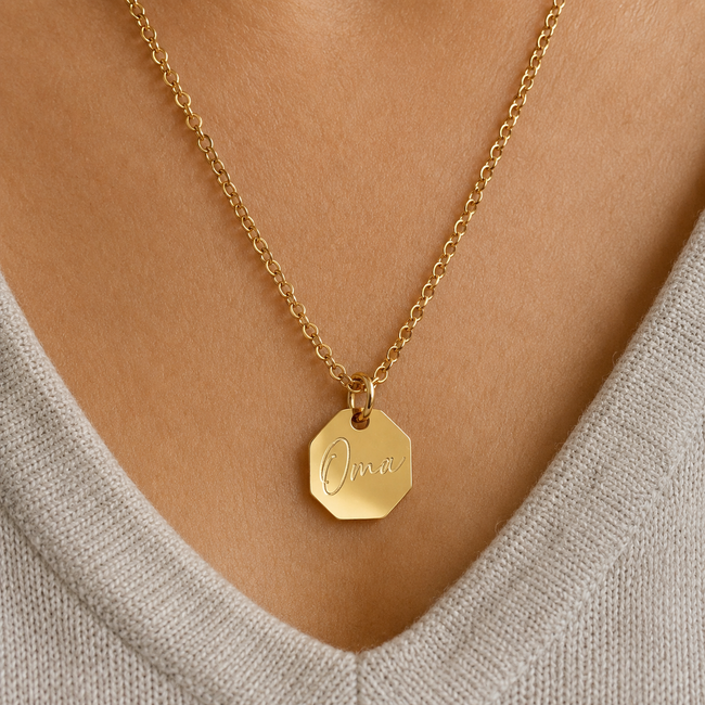 Ketting Goudkleurig met Oma Gravure Bedel