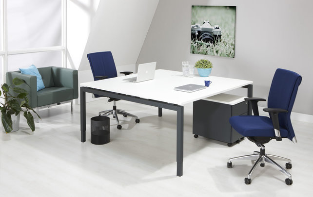 Vergadertafel 160x160cm (huur) Vergadertafel 160x160cm (huur)