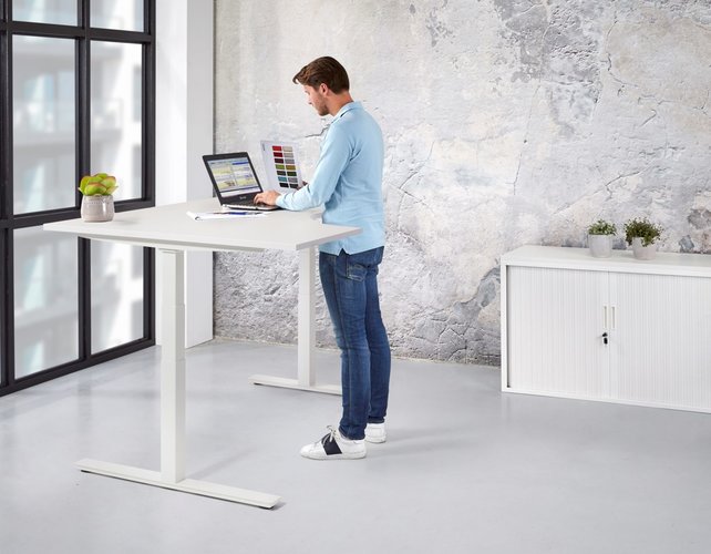 Elektrisch wingbureau zit/sta 180x120cm