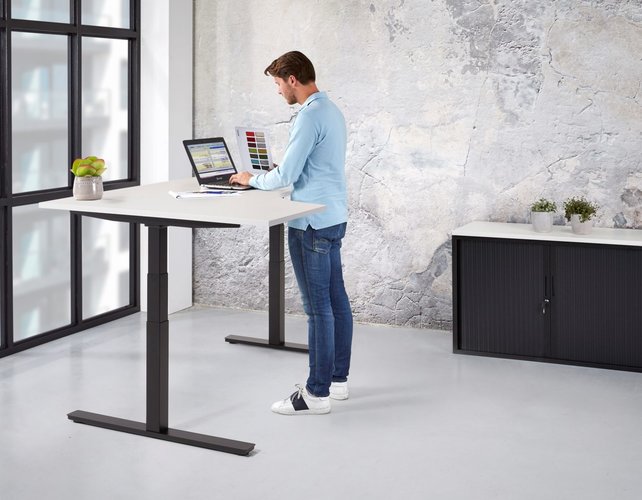 Elektrisch wingbureau zit/sta 180x120cm