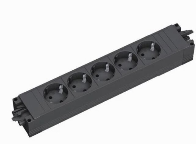 GST18 Stekkerblok 5x stroom (incl. aansluitkabel 3 meter)