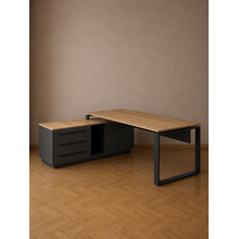 Directiebureau met ladeblok