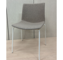 Minimal Fabric Side Chair Grijs - Fredericia Pato
