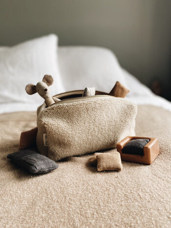 Studio Noos Ecru teddy pouch Studio Noos Ecru teddy pouch