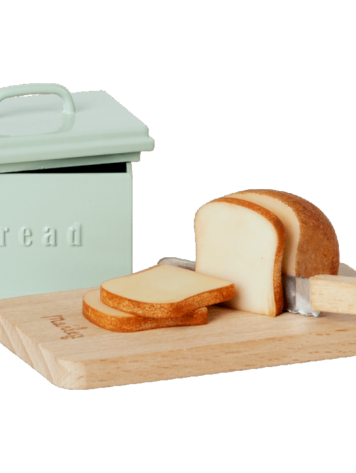 Maileg Breadbox w. utensils