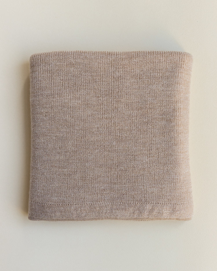 Hvid Blanket Felix Sand