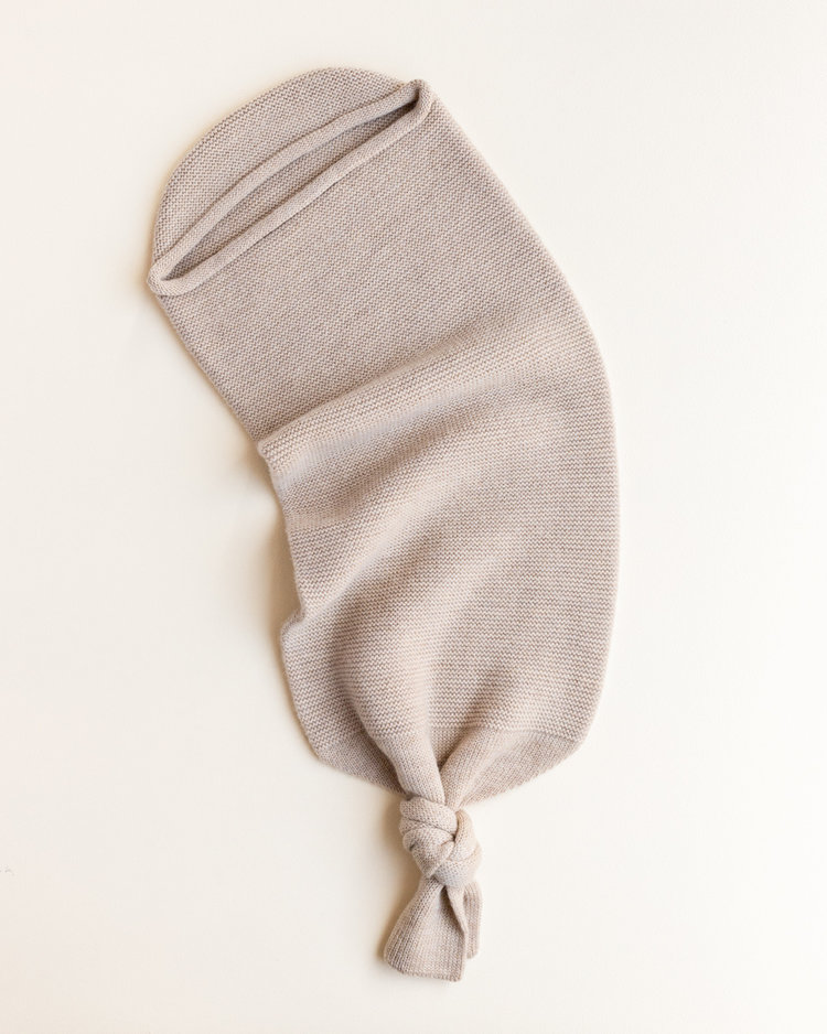 Hvid baby cocoon Sand - merinowol