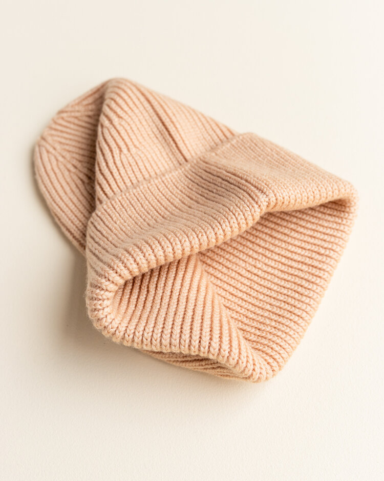 Hvid Babymuts beanie Fonzie NEWBORN Salmon