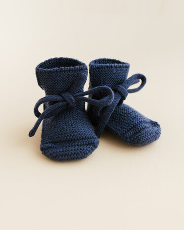 Hvid babyslofjes van merinowol donkerblauw