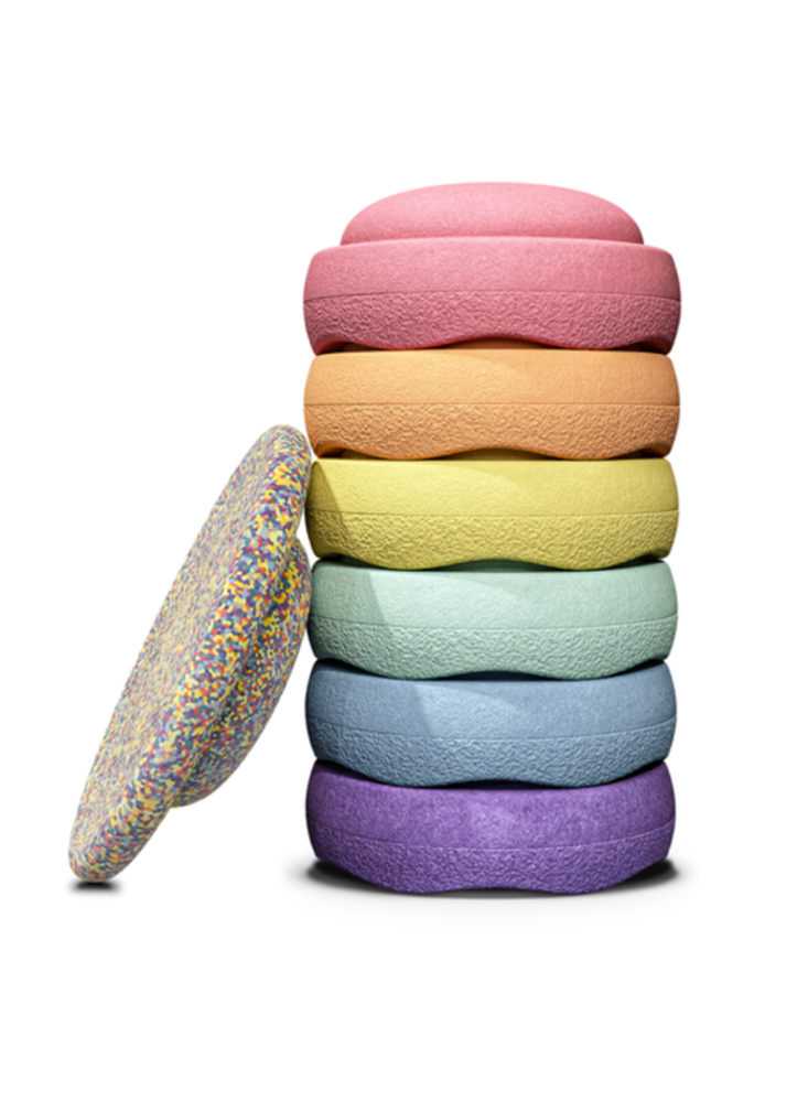 Stapelstein Original Rainbow Set van 6 + Balance Board - Pastel Stapelstein Original Rainbow Set van 6 + Balance Board - Pastel