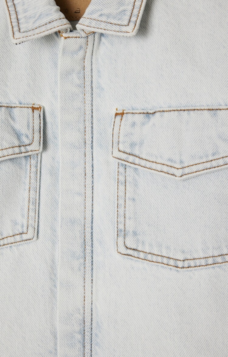 American Vintage denim blouse in lichtblauwe kleur