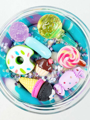 Invitation to imagine Candy surprise pot