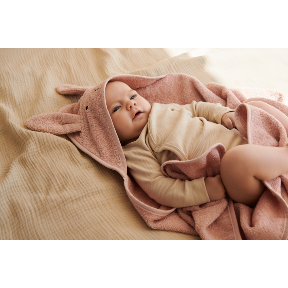 Liewood Albert hooded towel - 0037 Rabbit rose Liewood Albert hooded towel - 0037 Rabbit rose