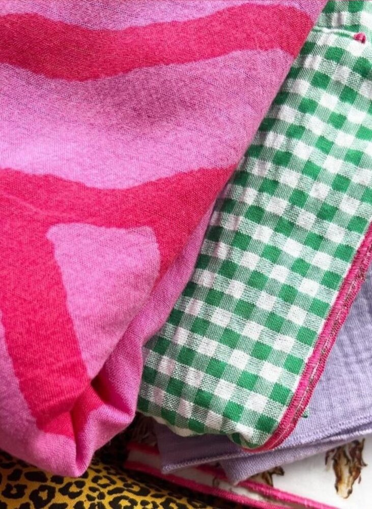 Studio Nilala Scarf pink & red Studio Nilala Scarf pink & red