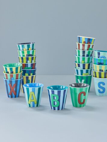 Rice Melamine beker alfabet - STREEP blauwe kleuren