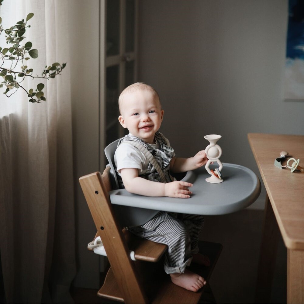 Mushie Hexapop suction toy - shifting sand