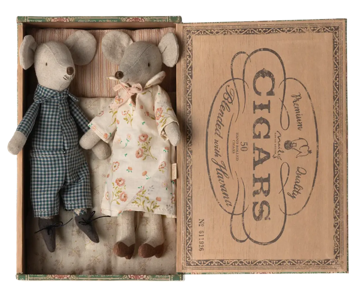 Maileg Opa en oma in sigarendoos Maileg Opa en oma in sigarendoos