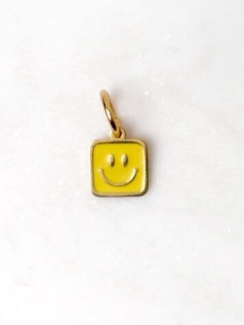 Love Issue Bedel square yellow smiley