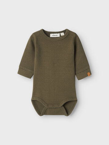 Lil Atelier 13238793 NBMTHORO HIM LS SLIM BODY LIL Kalamata