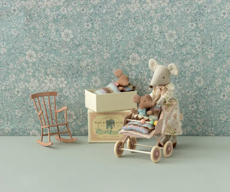 Maileg Baby mouse, sleepy/wakey in matchbox ­ girl