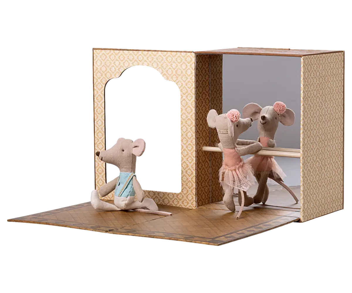 Maileg Ballet mice in dance studio - Little sister and brother Maileg Ballet mice in dance studio - Little sister and brother
