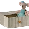 Maileg 17-5104-00 Dance mouse in daybed - little sister Maileg 17-5104-00 Dance mouse in daybed - little sister