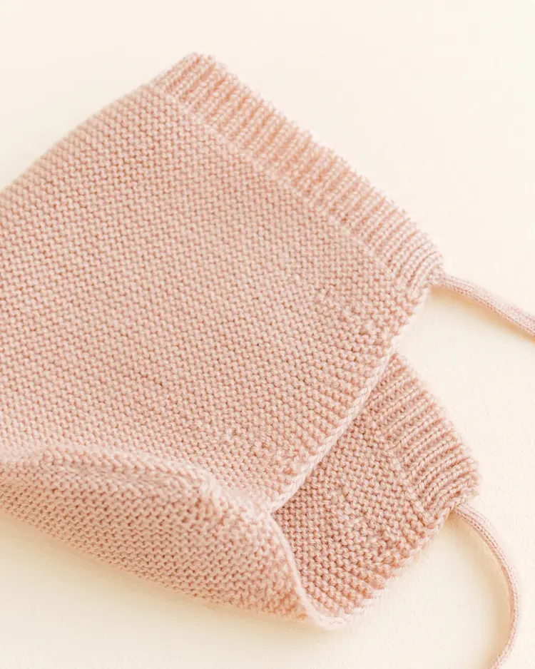 Hvid Bonnet NEWBORN - Apricot