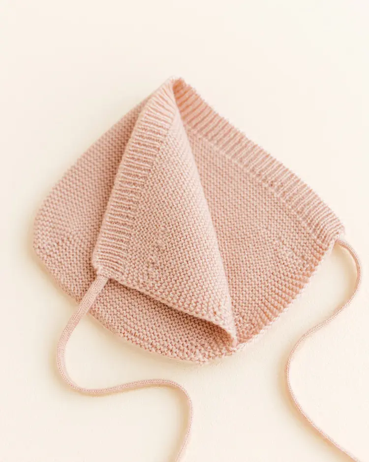 Hvid Bonnet NEWBORN - Apricot