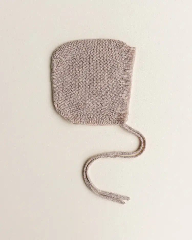 Hvid Bonnet NEWBORN - Sand