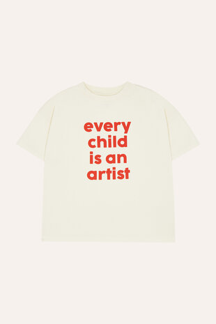 The Campamento oversized t-shirt met rode print 'Every child is an artist'