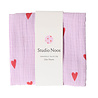 Studio Noos paarse hydrofiel doek met rode hartjes - medium