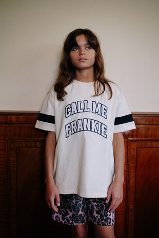 Call me Frankie crème unisex  t-shirt met  print