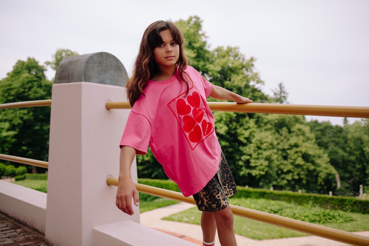 Call me Frankie roze t-shirt met rode hartjes print