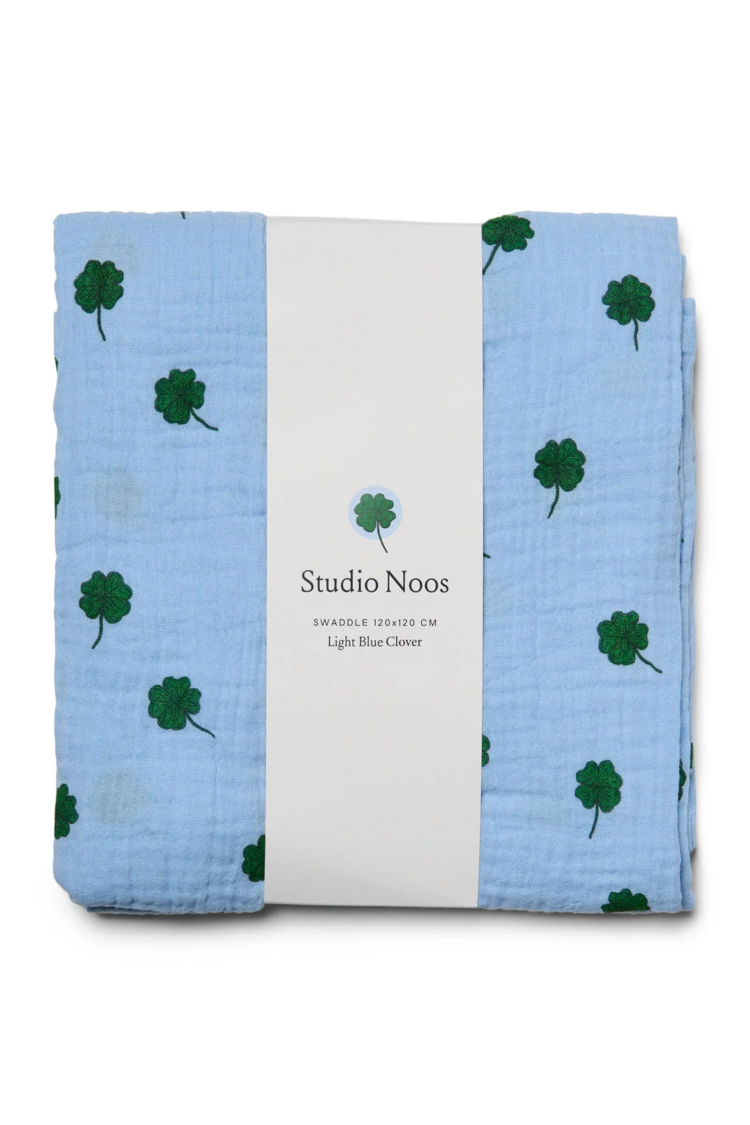 Studio Noos Swaddle Print Large Light Blue Clover