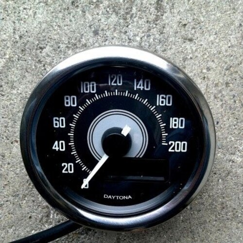 Daytona Verona Digitaler Speedo Chrome 200KM/H