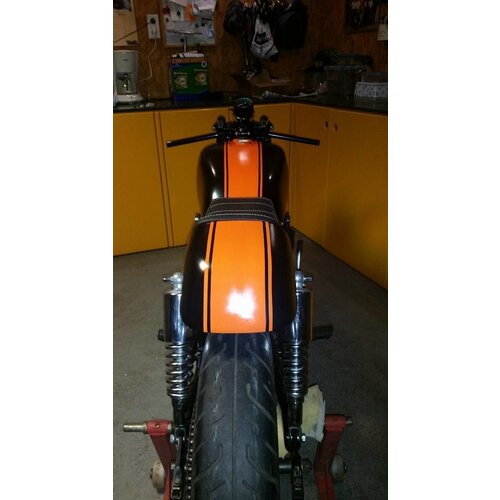 C.Racer Cafe Racer Seat Tuck N' Roll Stitch Zwart Type 33