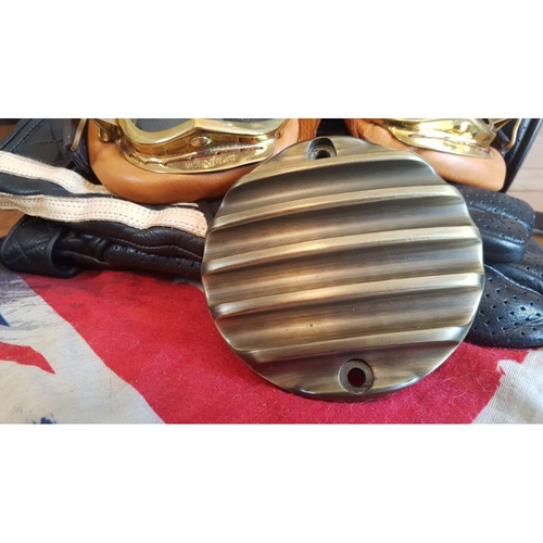 Motone Ribbed Clutch Badge (select colour)