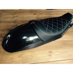 Selle noire Diamond Triumph Bonneville 2008 avec assise 50