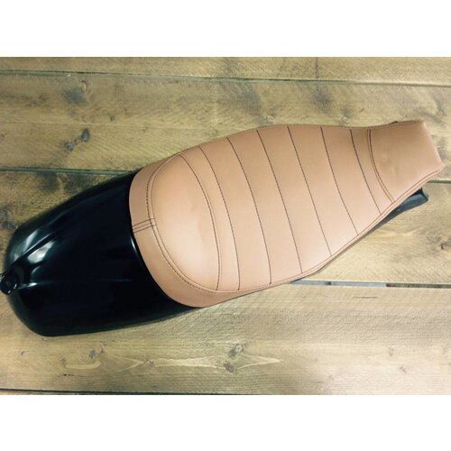 C.Racer Sand Tuck N' Roll Triumph Bonneville 2008+ Seat 55