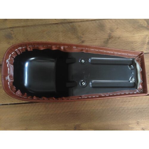 C.Racer Cafe Racer Seat Tuck 'N Roll Stitch Chocolat Type 76