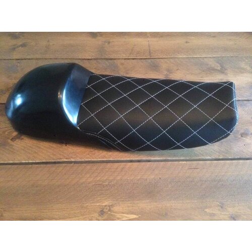 CX500 Sitzbank Diamond Schwarz 83