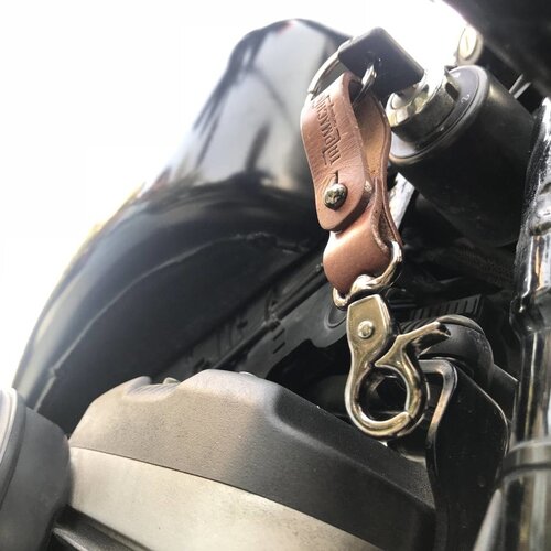 Trip Machine Key FOB - Vintage Tan + geoxideerd zwart