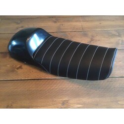 CX500 Seat Tuck 'N Roll Black 82