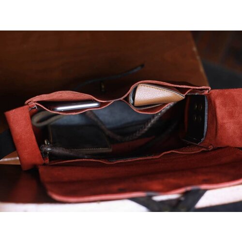 Trip Machine Kuriertasche - Kirschrot