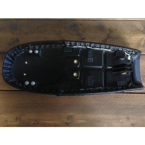 Classic Brat Seat Tuck 'N Roll Black 86