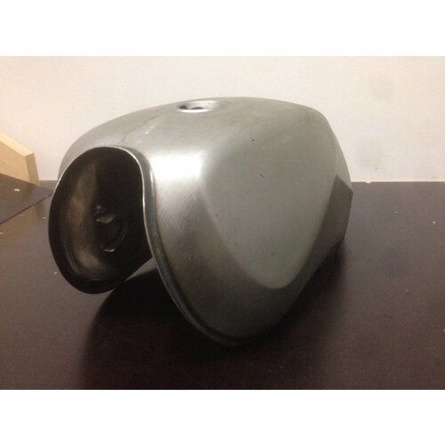 Réservoir de carburant avec accessoires type 6