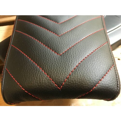 C.Racer Flat Tracker Seat Vintage Black / Red "V For Vendetta" 21